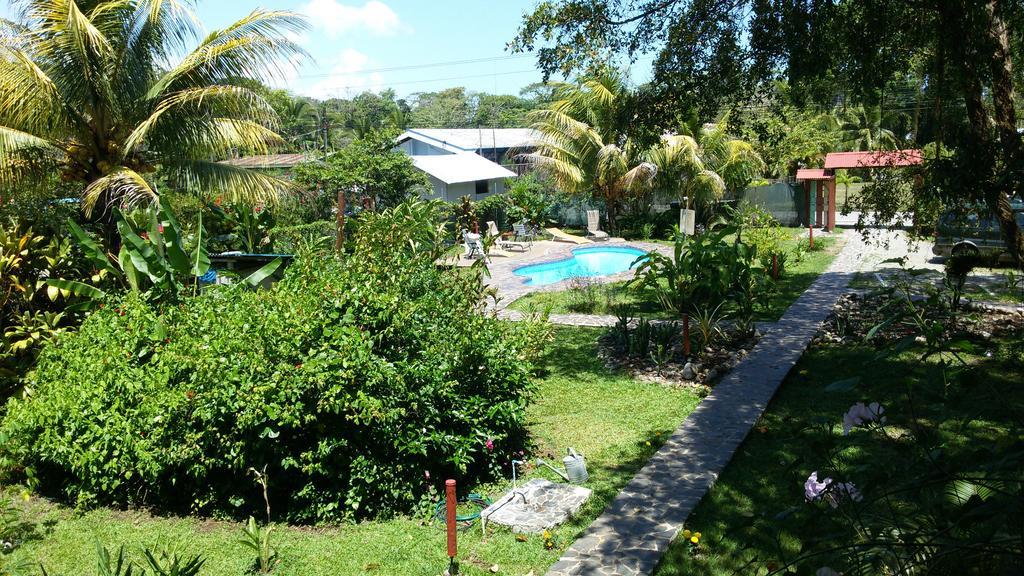 Hakuna Matata Hostel Cahuita Eksteriør billede