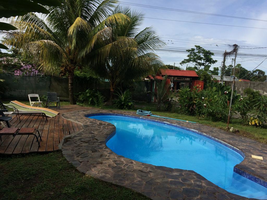 Hakuna Matata Hostel Cahuita Eksteriør billede
