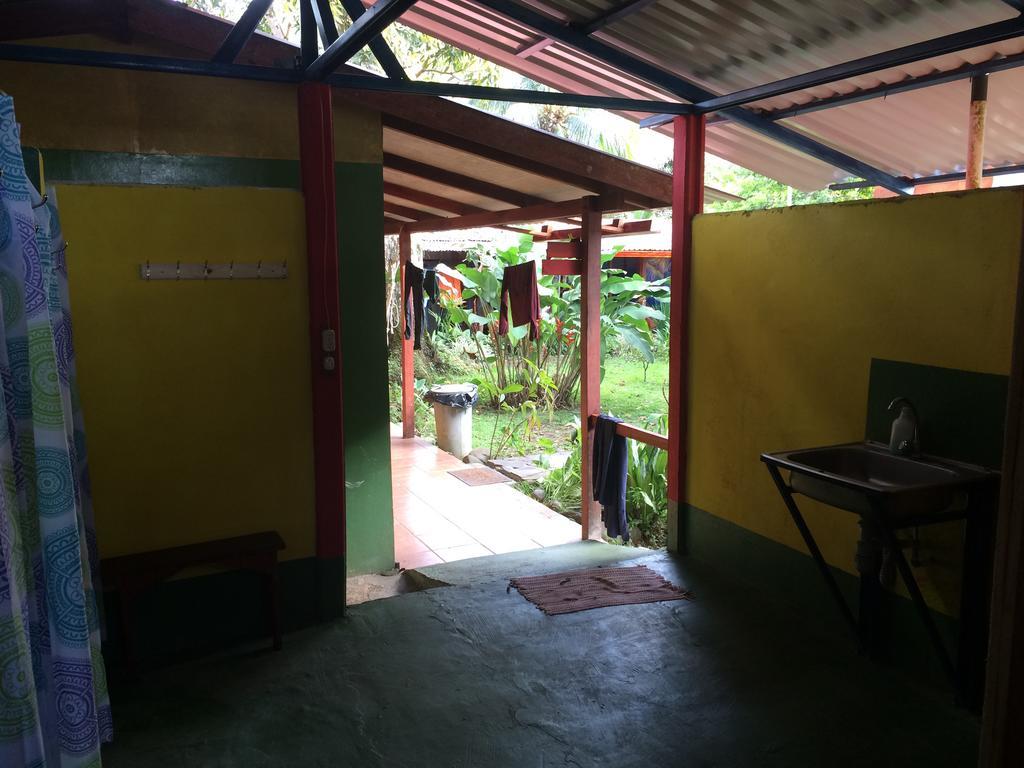Hakuna Matata Hostel Cahuita Eksteriør billede