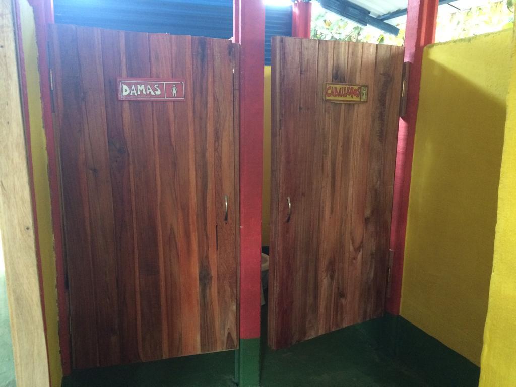 Hakuna Matata Hostel Cahuita Eksteriør billede