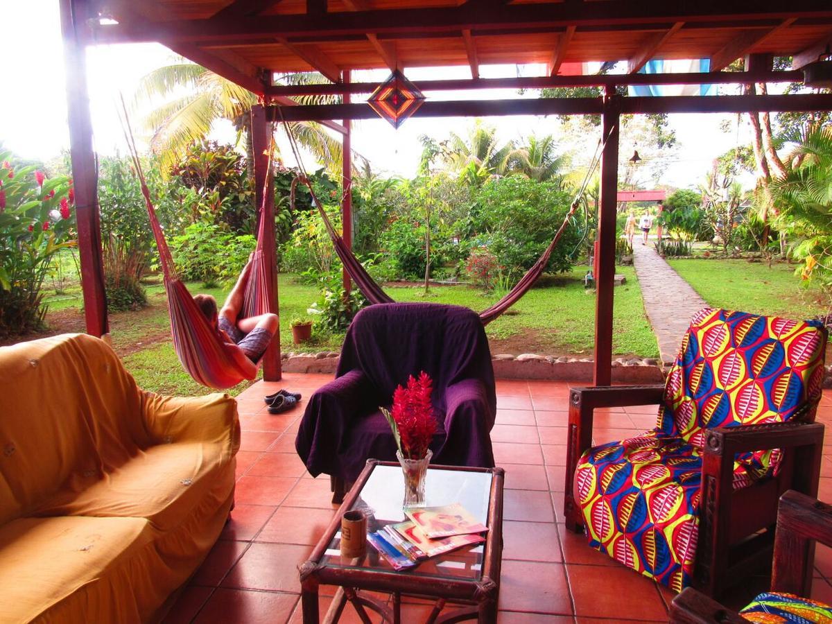 Hakuna Matata Hostel Cahuita Eksteriør billede
