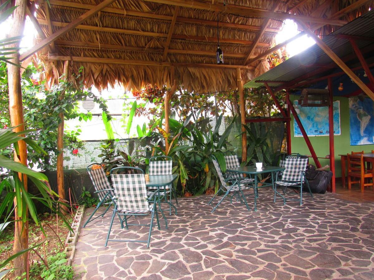 Hakuna Matata Hostel Cahuita Eksteriør billede